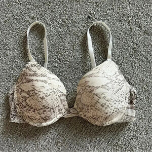 Soma Intimates Snakeskin Pattern Bra Size 36B